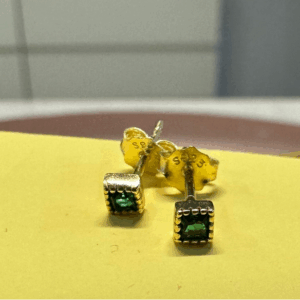 Donnatella Lina øreringe med grøn sten